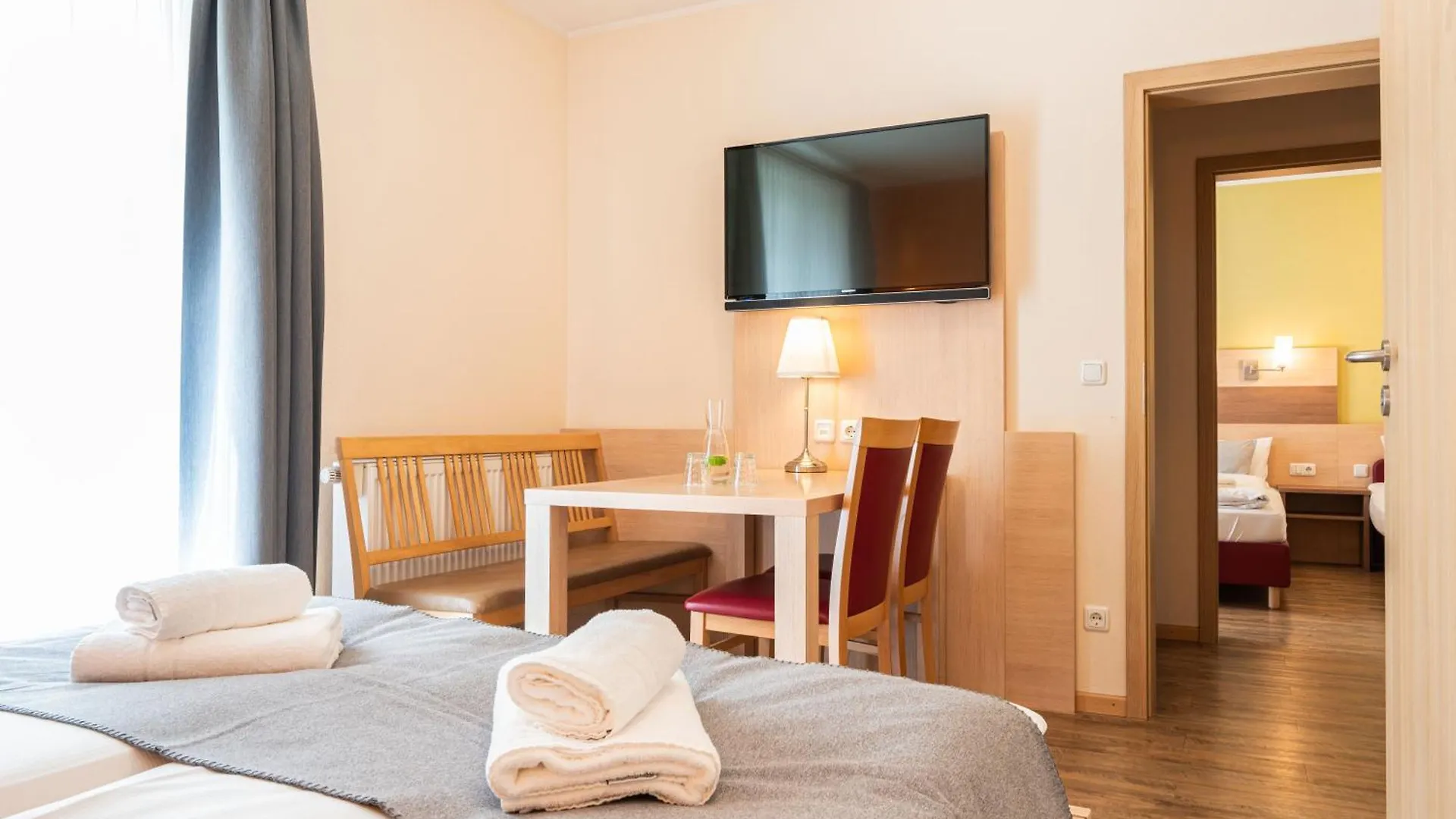 Gaestehaus Zehmerhof Bei Erding Walpertskirchen 0*,  Tyskland
