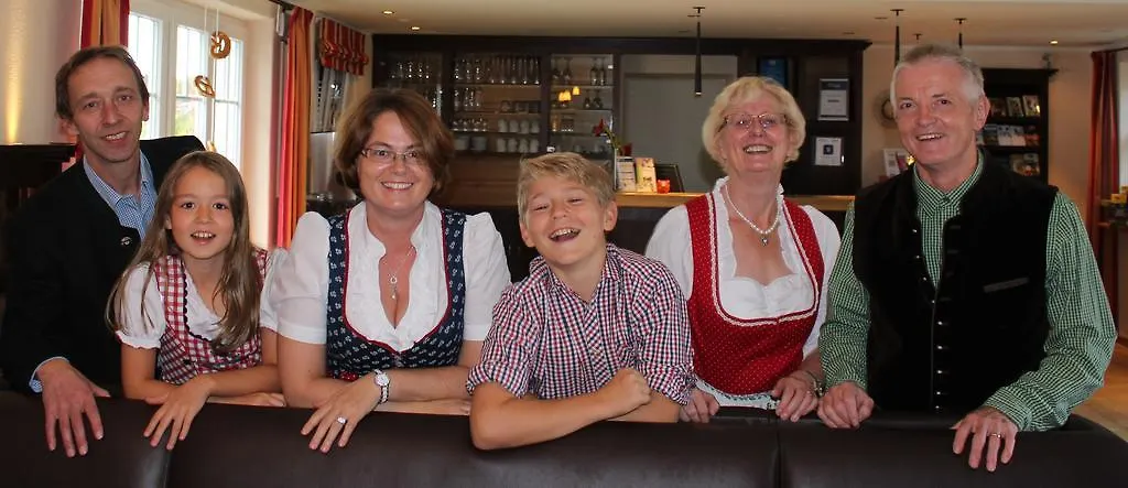 Gaestehaus Zehmerhof Bei Erding Walpertskirchen 0*,  Németország